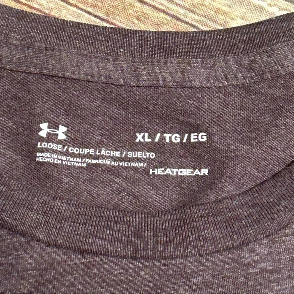 Under Armour HeatGear Shirt - Picture 4 of 4